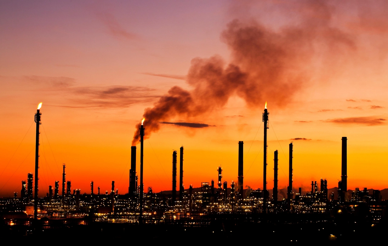 air pollution at petrochemical plant Tarragona Spain