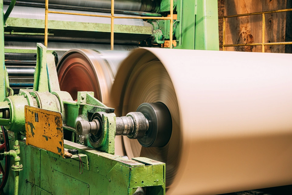 Fabricante de papel seleciona cilindros duráveis com classificação NFPA para atender à demanda de produção