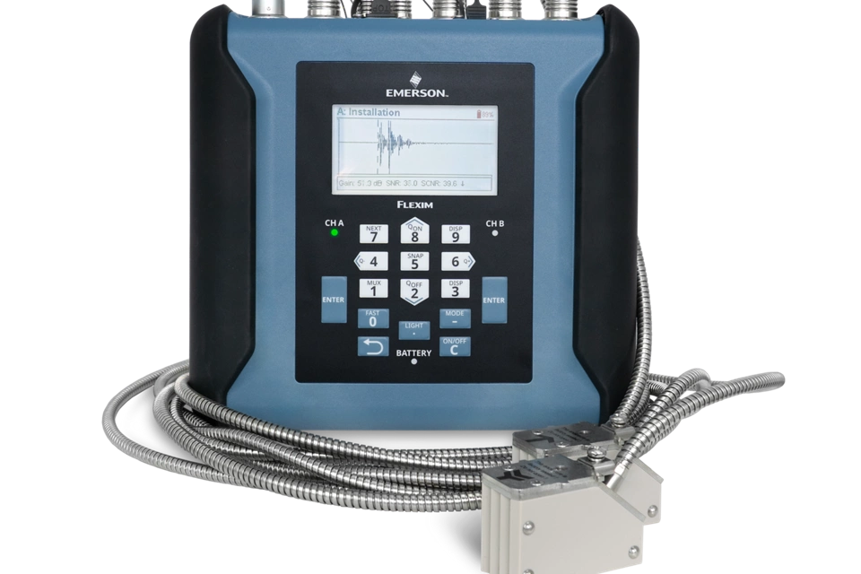 Flexim™ FLUXUS 631 device with transducer