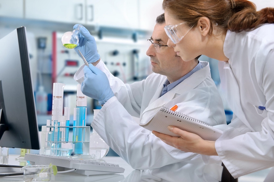 Firma de biotecnología automatiza las tareas de gestión manual de documentos ahorrando tiempo y dinero, y al mismo tiempo mejorando el cumplimiento