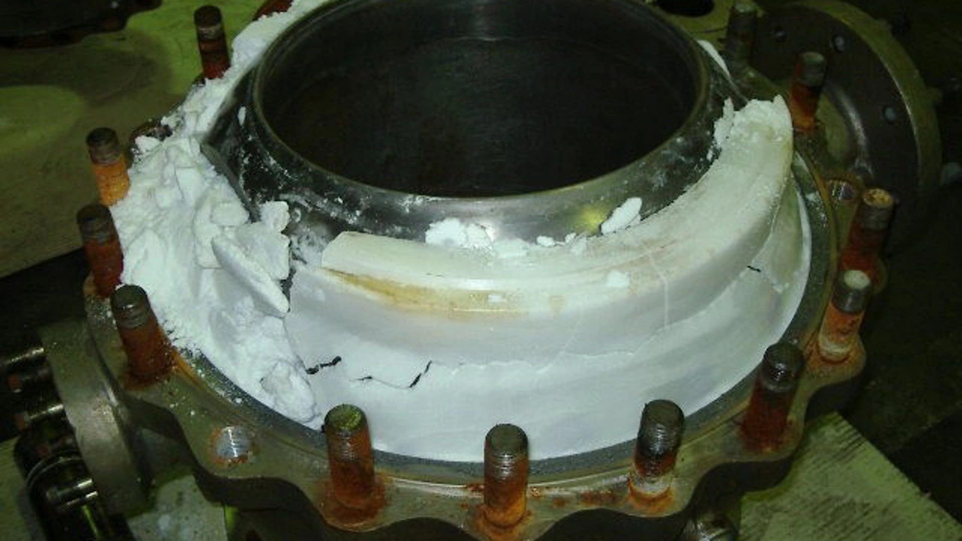 Powder Ingress