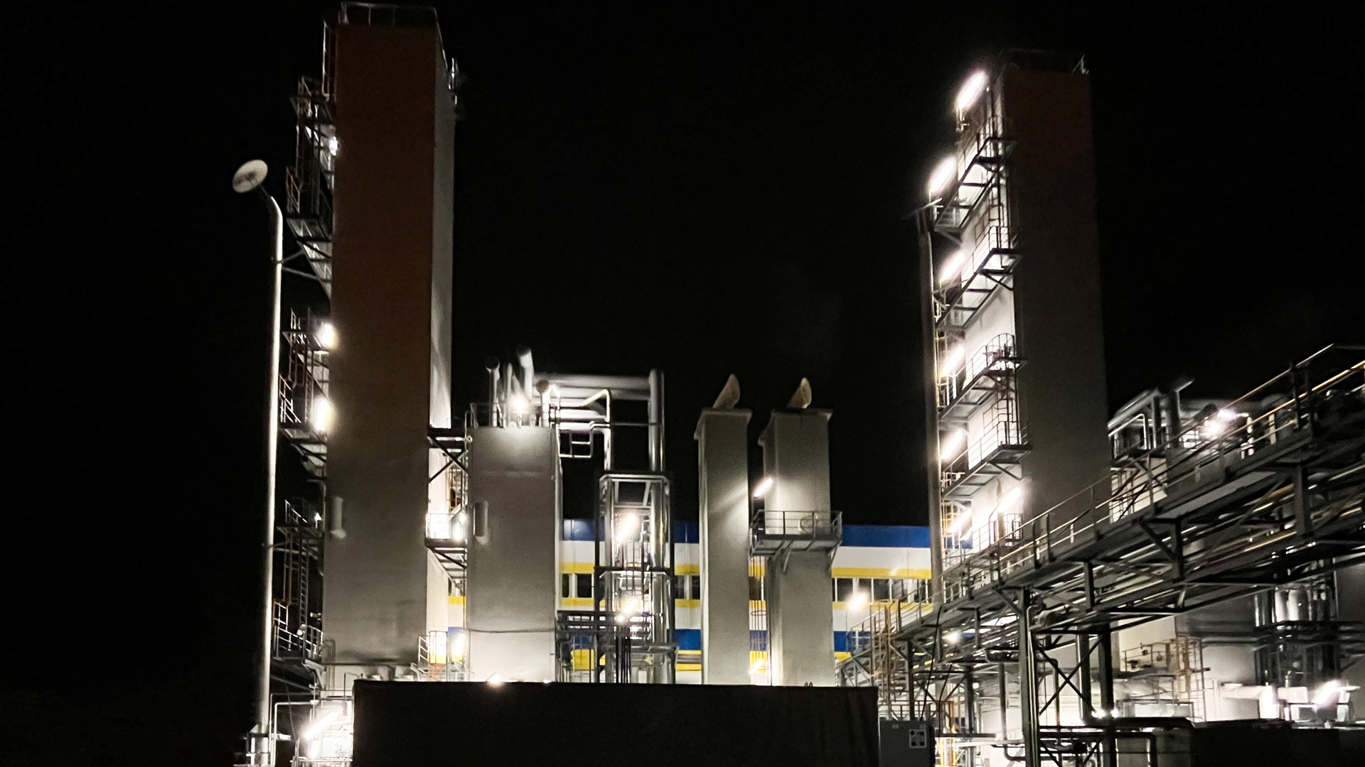 Cryogenic Air Separation Units (ASUs)