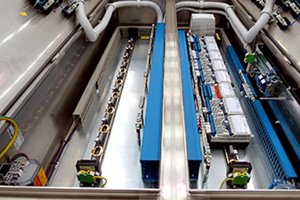 Emerson R. Soluções de automação STAHL para transportadores de GNL