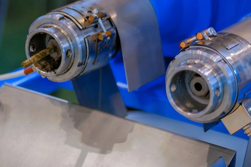 Measurement Solutions for Extruding, Drying, Coating Processes in Dry Pet Food Production