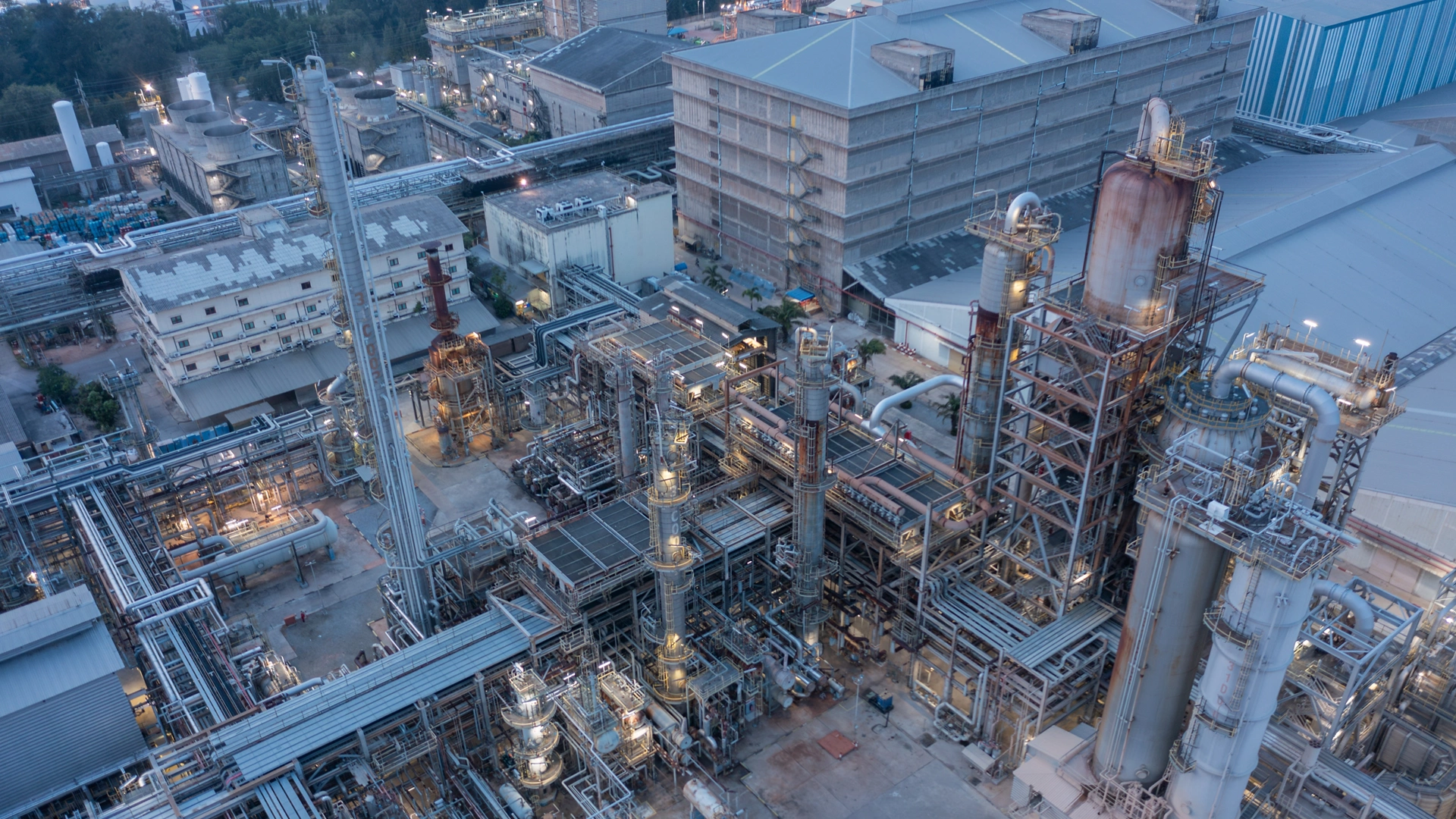 Pressure Measurement in Chemical Reactors
