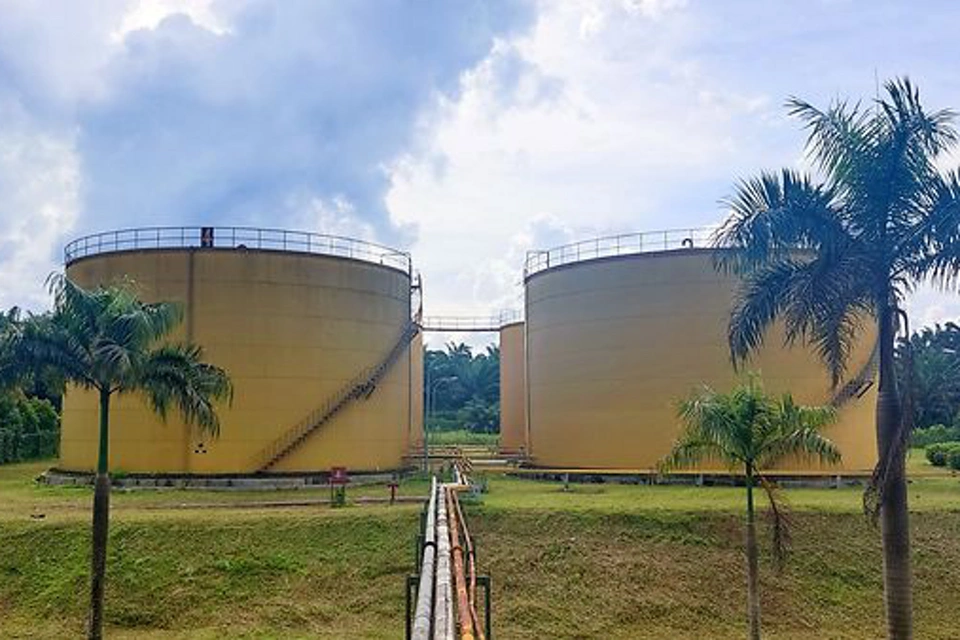 Medição de nível do tanque e controle de inventário na fabricação de óleo de dendê