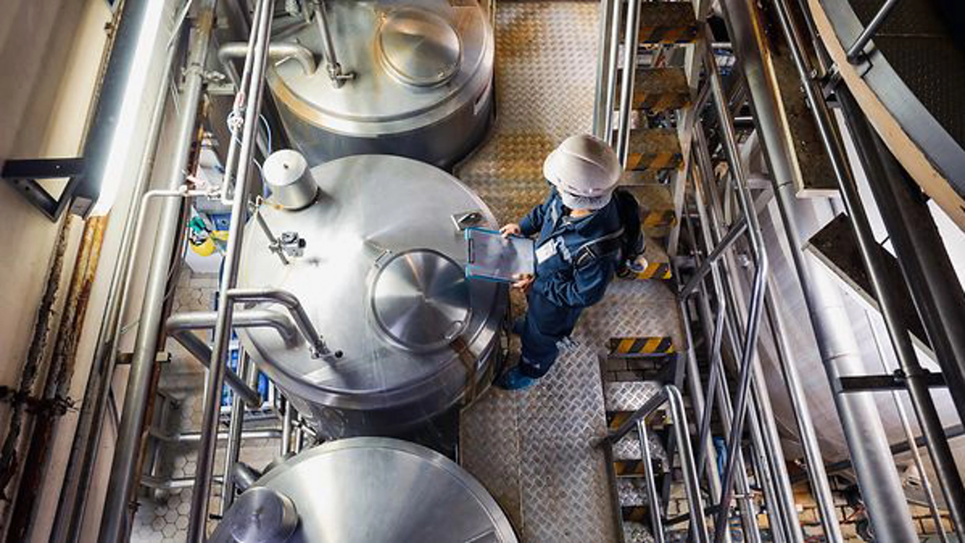 Temperature Monitoring in Mixing Tanks