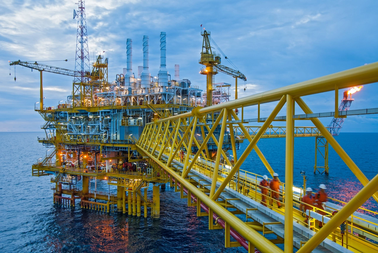 Oil and gas transfer platforms 