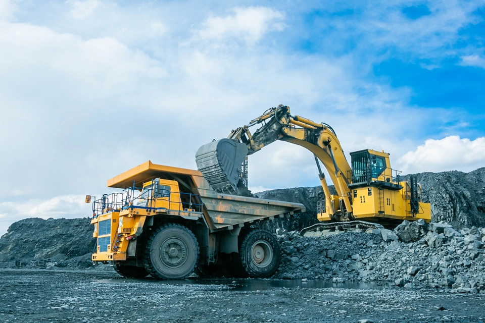 Medição de nível e controle de inventário em armazenamento de combustível de mineração