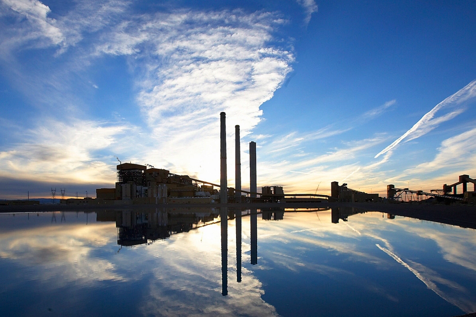 Usina de cogeração reduz o uso de energia e os custos de manutenção