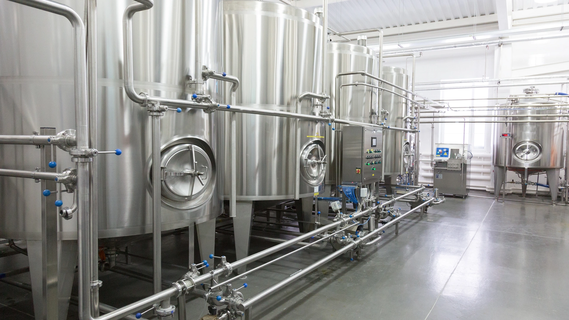 Technological equipment in modern dairy plant