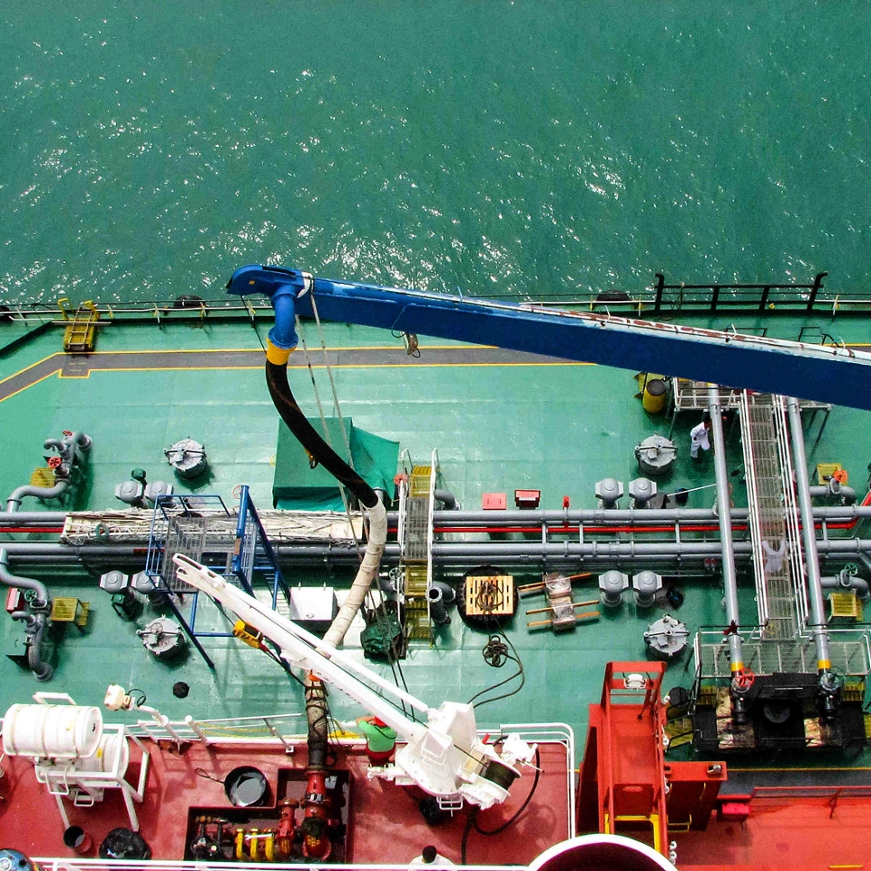 Mejore la visibilidad y la transparencia en el abastecimiento de combustible de sus buques cisterna